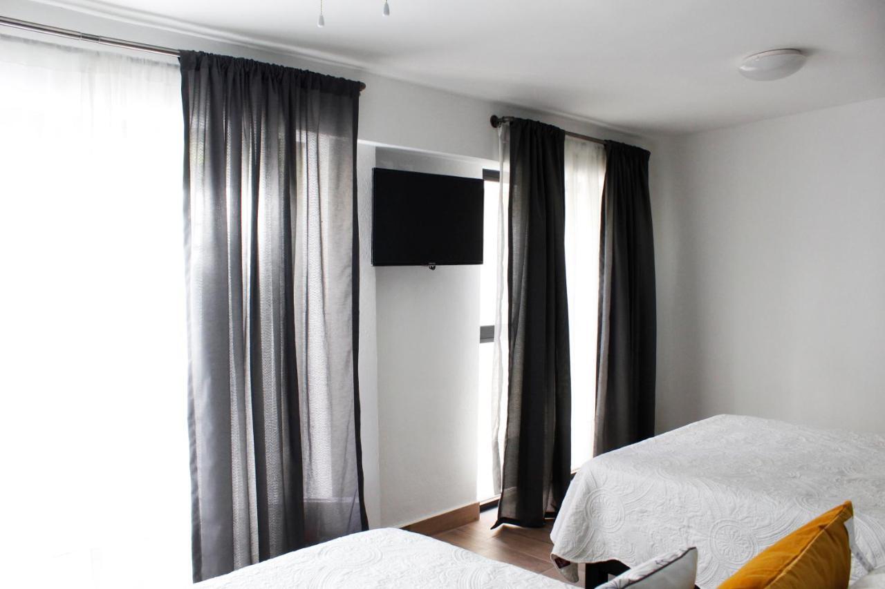 Suites Ciento 37 Леон Экстерьер фото